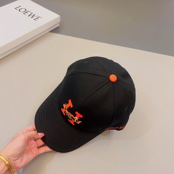AUTHENTIC Hermes Hats main image 4
